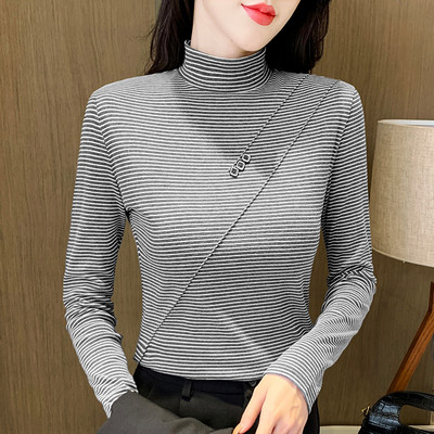 Bluză de damă în dungi, cu guler polo și mâneci lungi