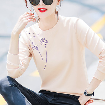 Bluză de damă din bumbac cu aplicație și decolteu oval