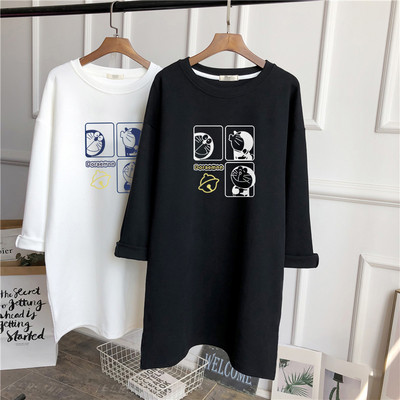 Široka jesensko-zimska bluza s aplikacijom u boji