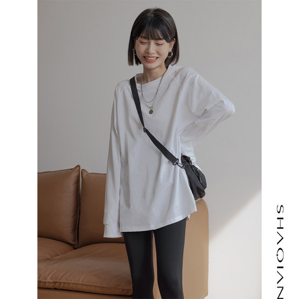 Bluză de damă lată cu mâneci lungi în culoarea albă