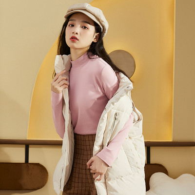 Μοντέρνα γυναικεία μπλούζα με γιακά ή οβάλ λαιμόκοψη