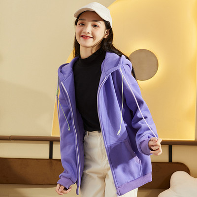 Μοντέρνα γυναικεία μπλούζα με γιακά ή οβάλ λαιμόκοψη