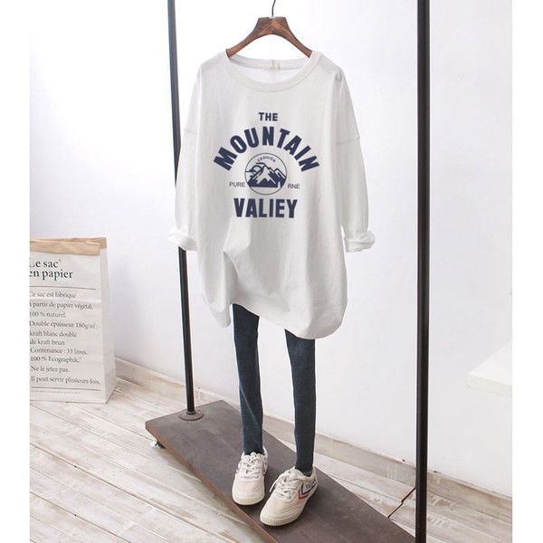 Γυναικεία φαρδιά μπλούζα με επιγραφές και στρογγυλή λαιμόκοψη