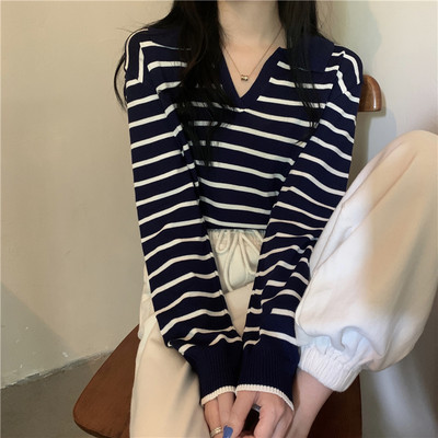 Γυναικεία casual ριγέ μπλούζα με spitz λαιμόκοψη