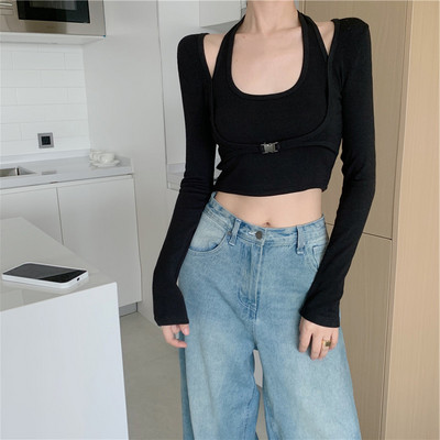 Γυναικεία μπλούζα με μεταλικό κούμπωμα