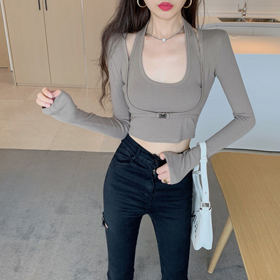 Γυναικεία μπλούζα με μεταλικό κούμπωμα