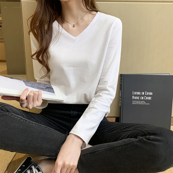 Γυναικεία μπλούζα με σπιτς ή στρογγυλή λαιμόκοψη