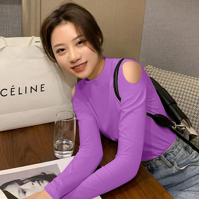 Μοντέρνα γυναικεία μπλούζα με ημι-ψηλό γιακά και κομμένα μέρη