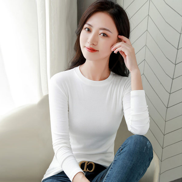 Jednobojna pripijena bluza s ovalnim izrezom