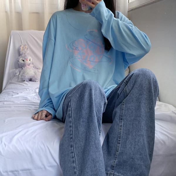 Ženska široka bluza s printom u boji