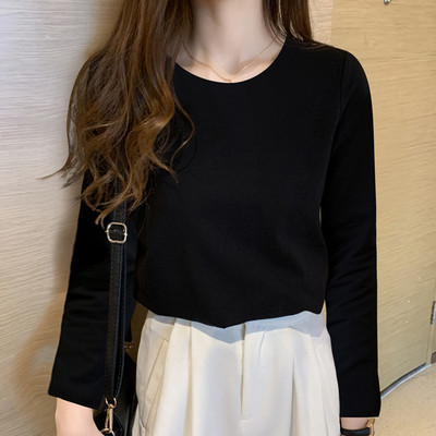 Μοντέρνα γυναικεία μπλούζα με οβάλ ή spitz λαιμόκοψη