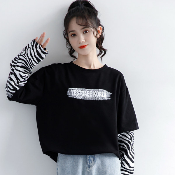 Bluză de damă cu inscripție și imprimeu animal