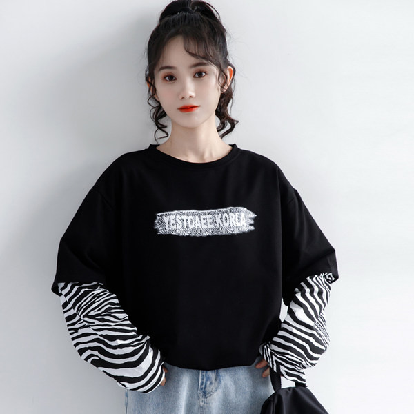 Bluză de damă cu inscripție și imprimeu animal