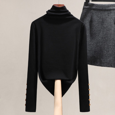 Μοντέρνα γυναικεία μπλούζα με γιακά και κουμπιά πόλο