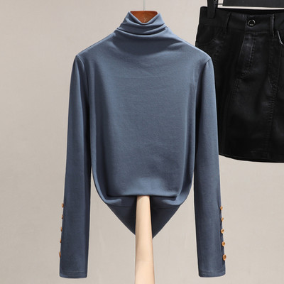 Μοντέρνα γυναικεία μπλούζα με γιακά και κουμπιά πόλο