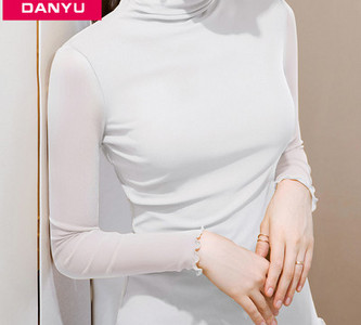 Μοντέρνα γυναικεία μπλούζα με γιακά