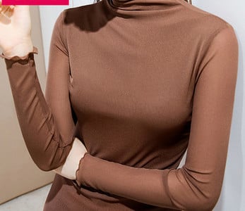 Μοντέρνα γυναικεία μπλούζα με γιακά