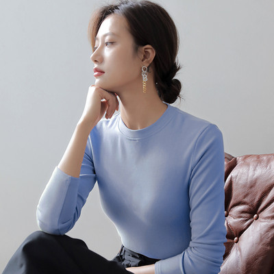 Εφαρμοσμένη γυναικεία μπλούζα με κεντημένη επιγραφή