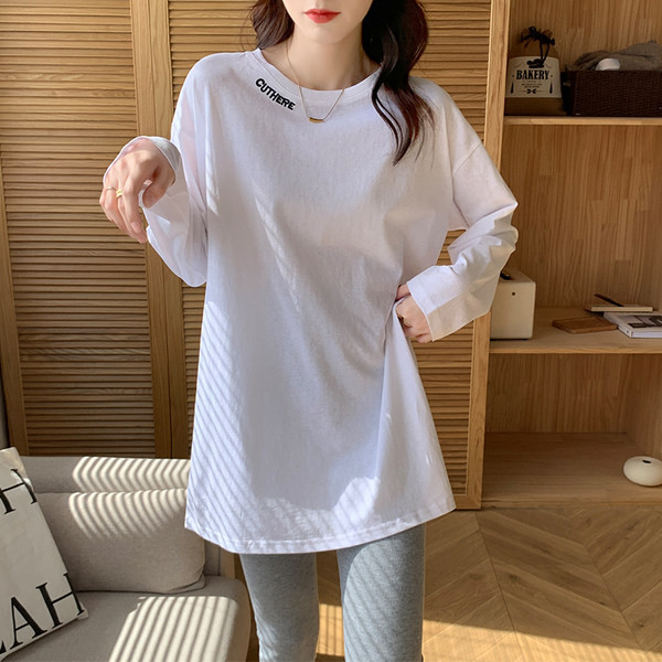 Bluză de damă cu mâneci lungi și inscripție brodată