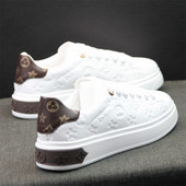 Novi model tenisica od umjetne kože sa ravnim đonom - za muškarce i žene