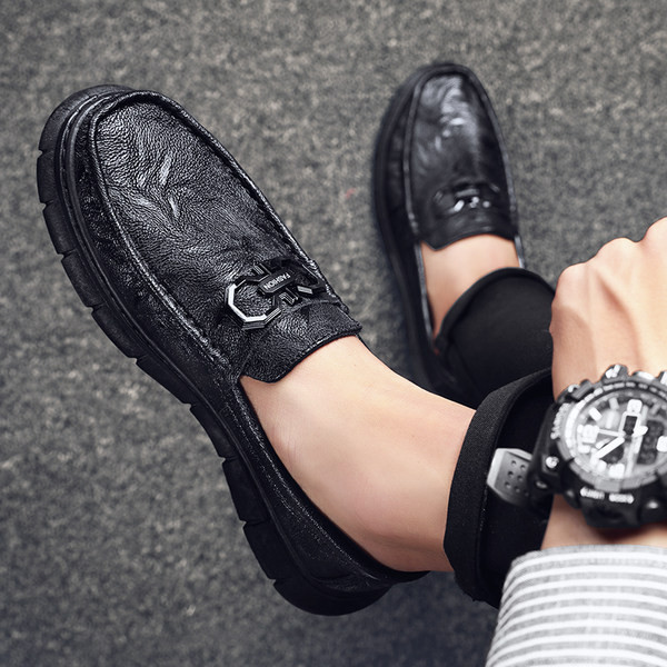 Ανδρικά μοκασίνια από έκο δέρμα σε μαύρο χρώμα με μεταλλική αγκράφα