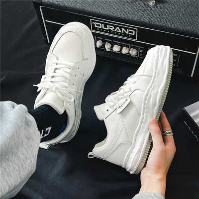 Casual αθλητικά παπούτσια με επίπεδη σόλα από οικολογικό δέρμα