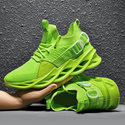 Αθλητικά παπούτσια για άνδρες και γυναίκες - δύο μοντέλα