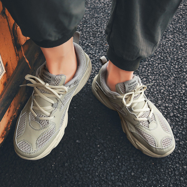 Adidasi sport și de zi cu zi pentru bărbați - două modele