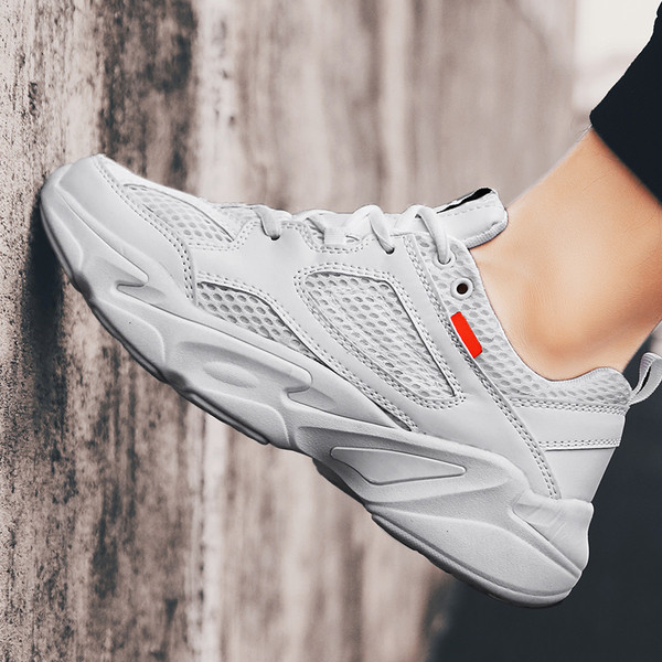 Adidasi sport și de zi cu zi pentru bărbați - două modele