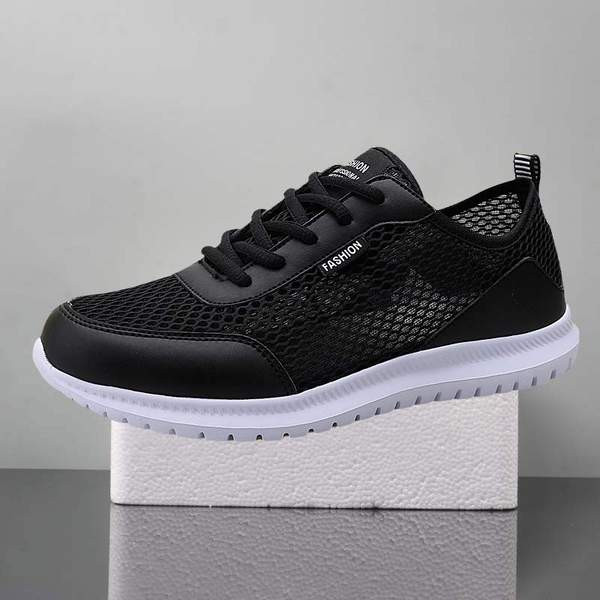 Adidași pentru bărbați cu plasă și talpă plată