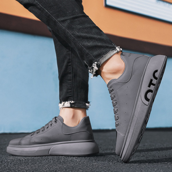 Tenisi barbati pentru toamna din piele ecologica - model uni