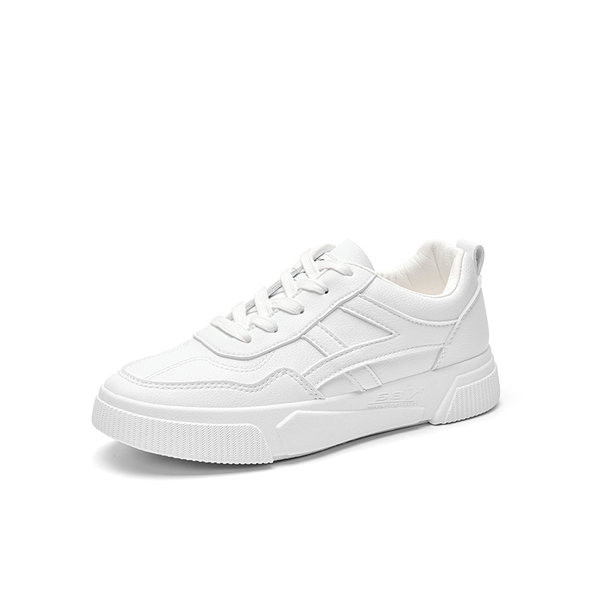 Model nou de adidași de damă de culoare albă și talpă plată