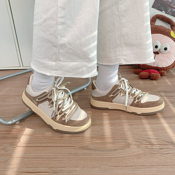 Adidasi de dama cu cravate de culoare maro