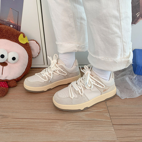 Adidasi de dama cu cravate de culoare maro