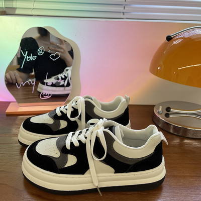 Γυναικεία αθλητικά παπούτσια από τεχνητό σουέντ