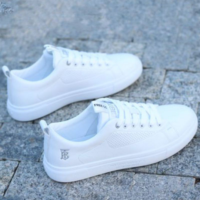 Model nou de adidași pentru bărbați cu talpă plată - din piele ecologică