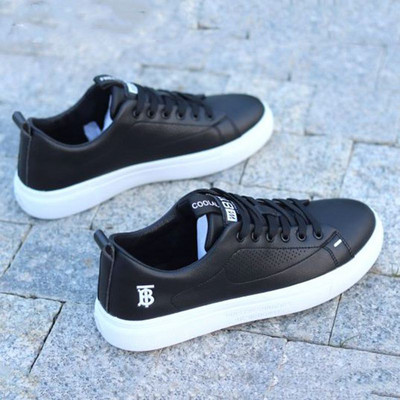 Model nou de adidași pentru bărbați cu talpă plată - din piele ecologică