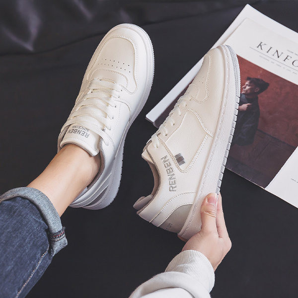 Tenisi albi barbatesti din piele ecologica pentru toamna si iarna