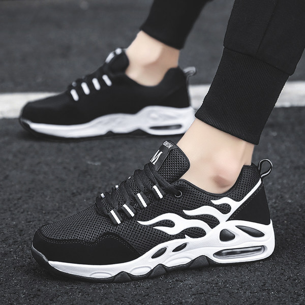 Adidași cu cameră de aer pentru bărbați și femei - mai multe modele