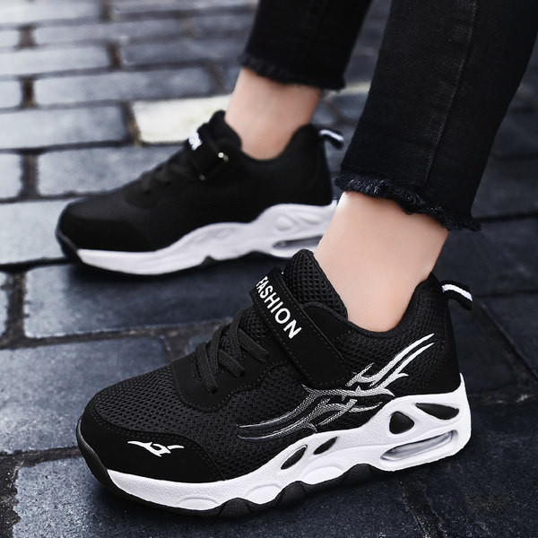 Adidași cu cameră de aer pentru bărbați și femei - mai multe modele