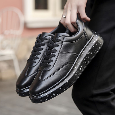 Adidași unisex din piele artificială cu talpă pulverizată