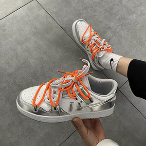 Model nou de adidasi barbatesti cu talpa plate si cravate colorate