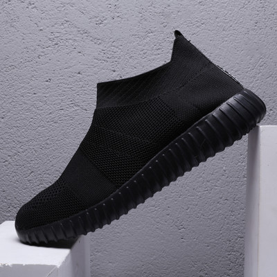 Tenisi casual barbatesti fara inchidere