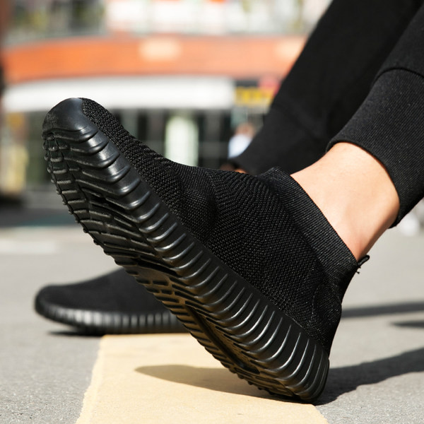 Tenisi casual barbatesti fara inchidere