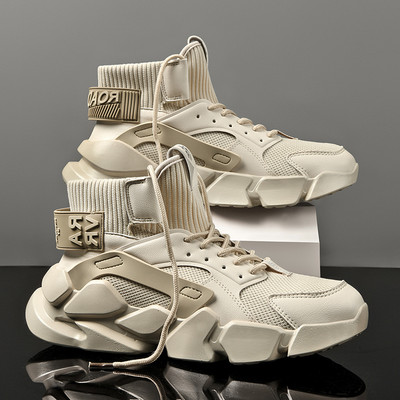 Botine de toamna-iarna cu inalte si un grup de talpi