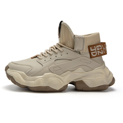 Botine de toamna-iarna cu inalte si un grup de talpi