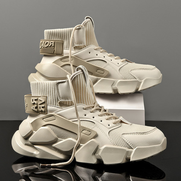 Botine de toamna-iarna cu inalte si un grup de talpi