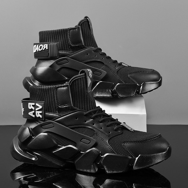 Botine de toamna-iarna cu inalte si un grup de talpi