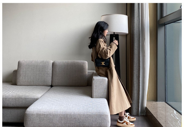 Γυναικεία sneakers από τεχνητό σουέτ με επίπεδη σόλα