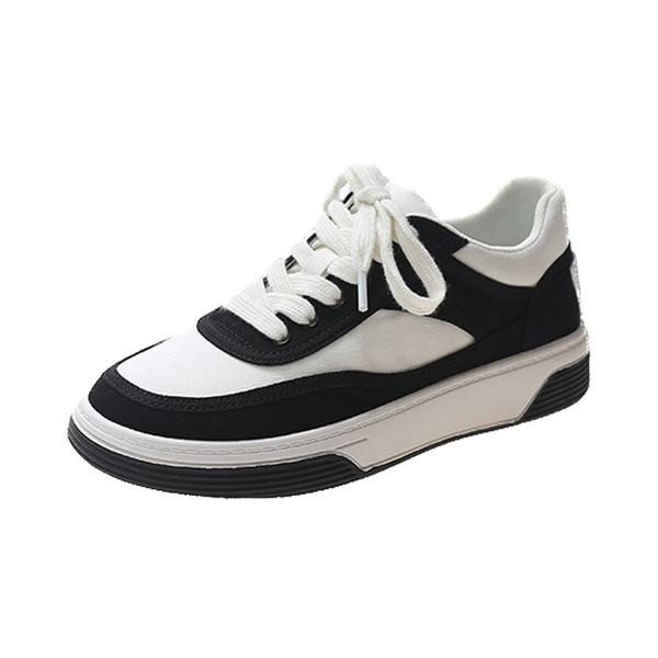 Γυναικεία sneakers με κορδόνια σε μαύρο χρώμα και επίπεδη σόλα